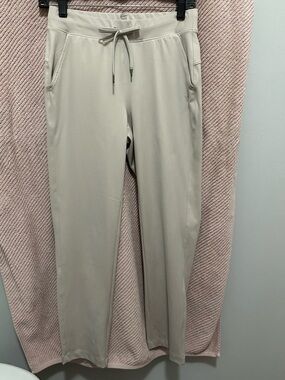YOGALICIOUS | Women’s Lightweight Drawstring Pants - Cream